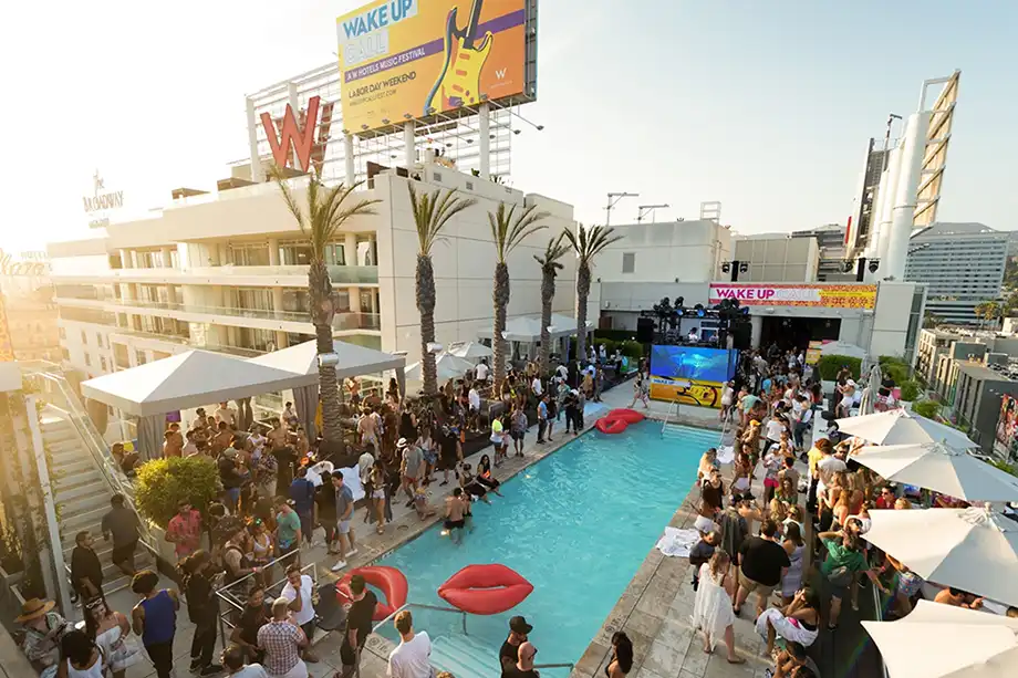 Live DJ for daytime party